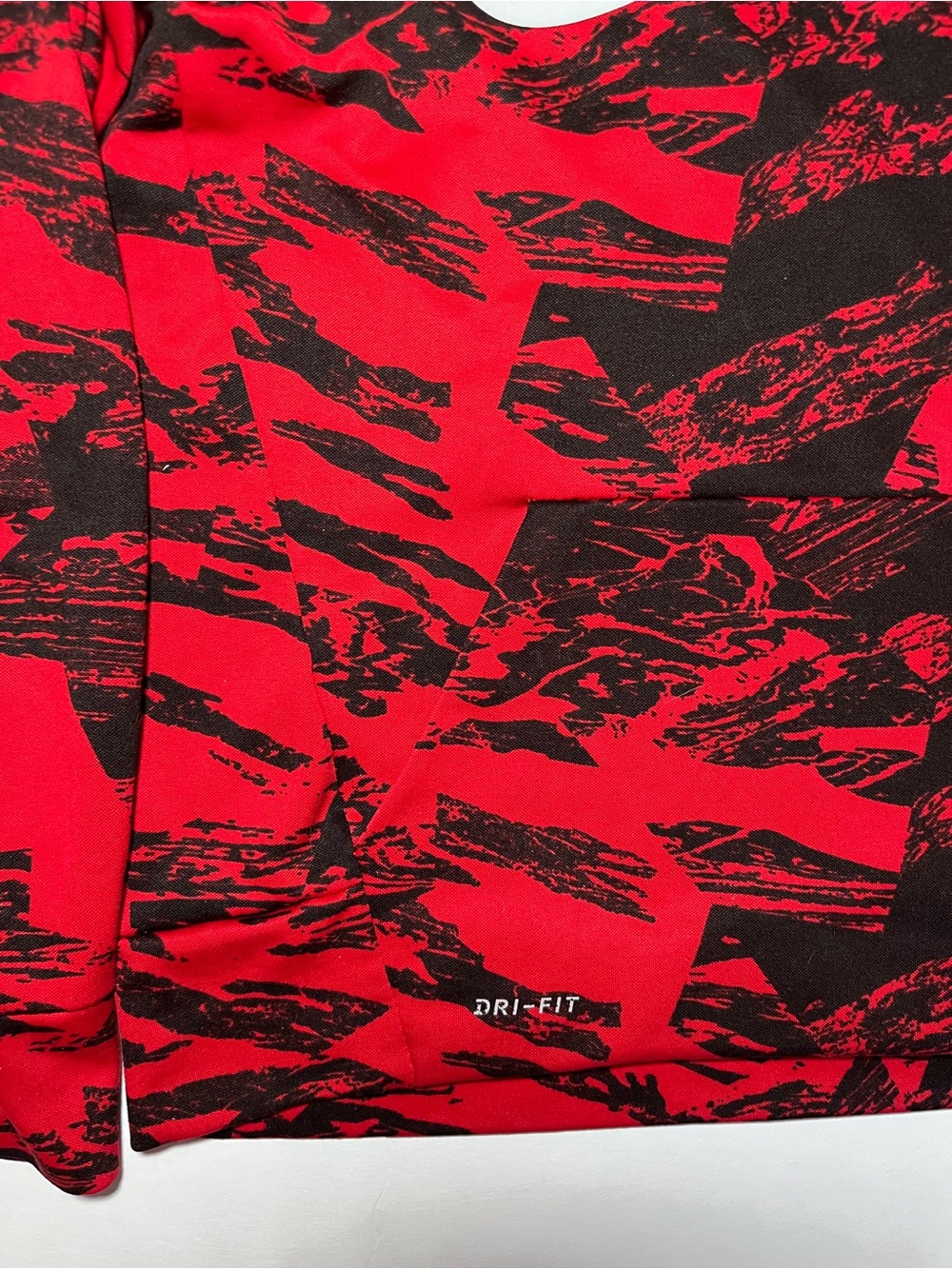Nike Boys Dri-FIT Red Black Camo Pullover Hoodie Swoosh Size Youth Large - Picture 3 of 4